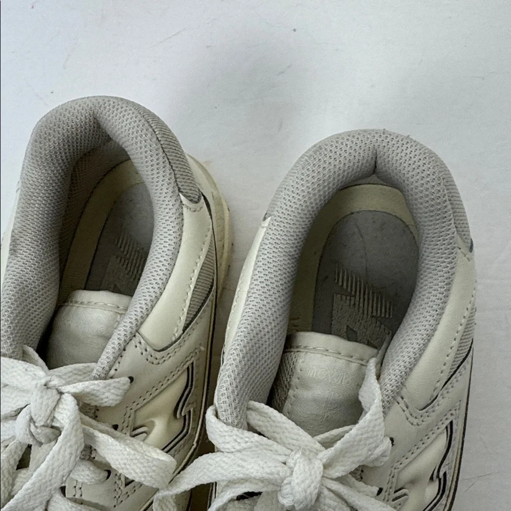New Balance 550 Sneaker Low Top Chunky White Cream Women’s 7.5 Classic‎ Shoes